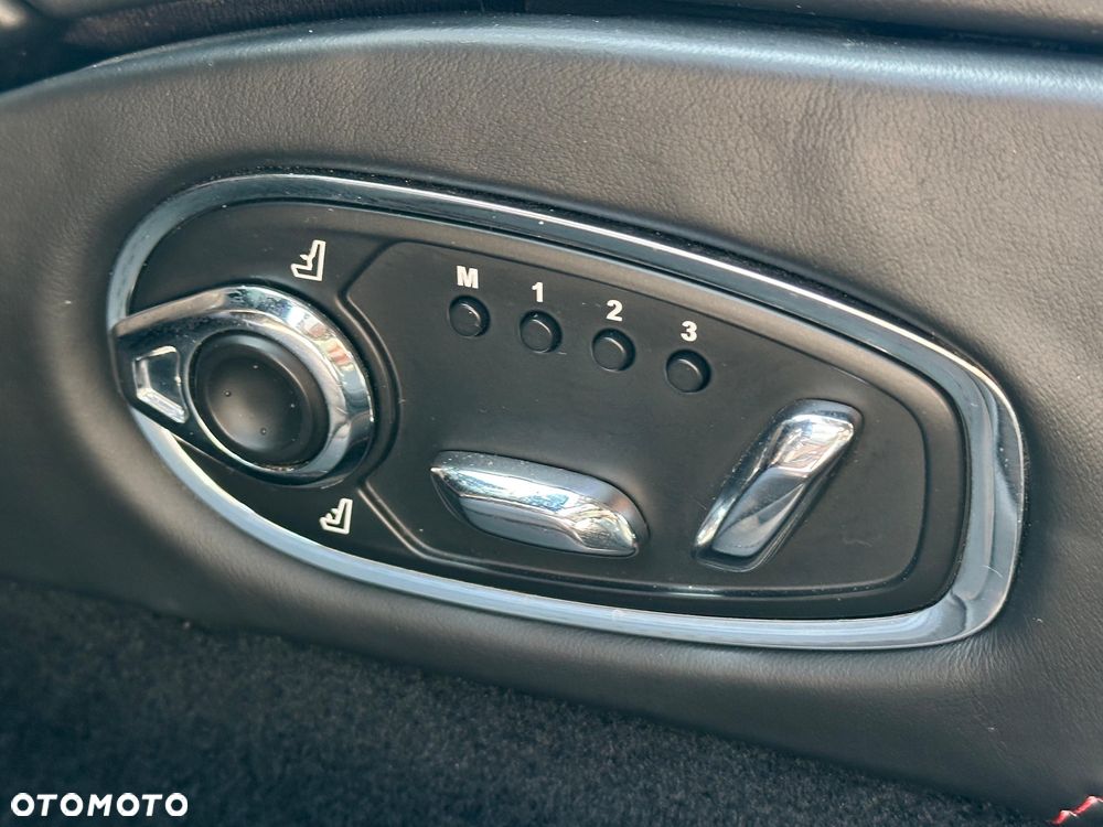 Aston Martin DB11 - 28