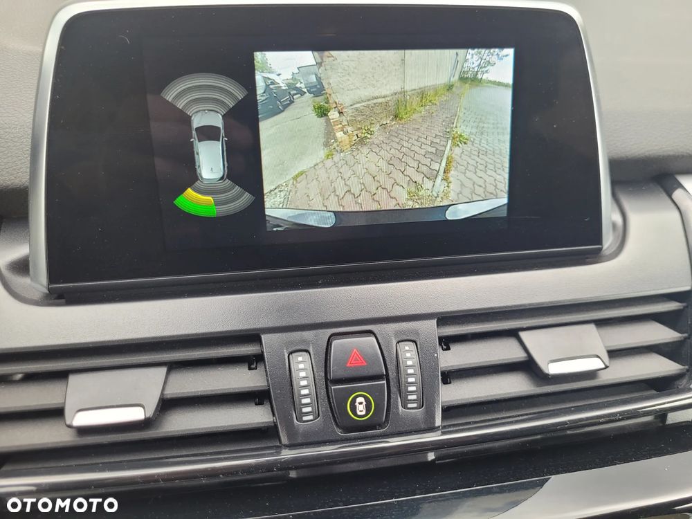 BMW Seria 2 218d - 6