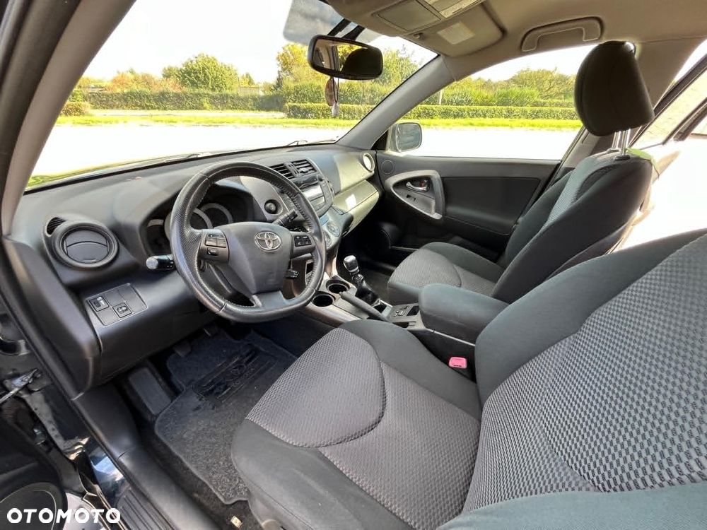 Toyota RAV4 2.0 VVT-i Luna - 11