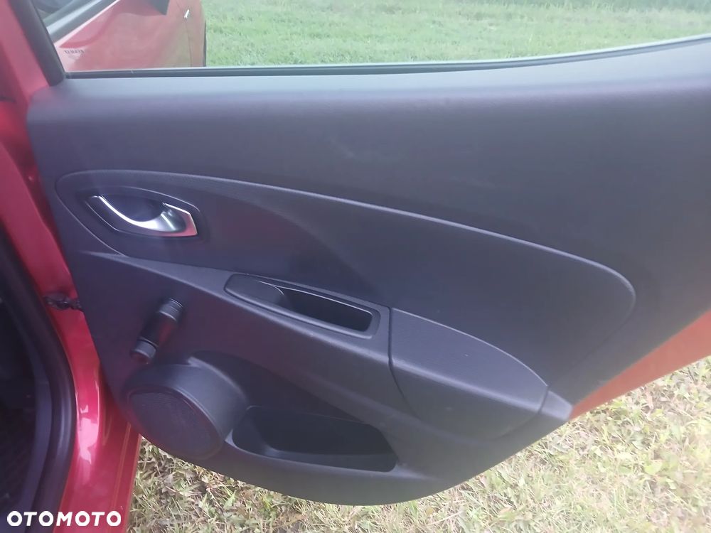 Renault Clio 1.2 Energy TCe Limited EDC EU6 - 30