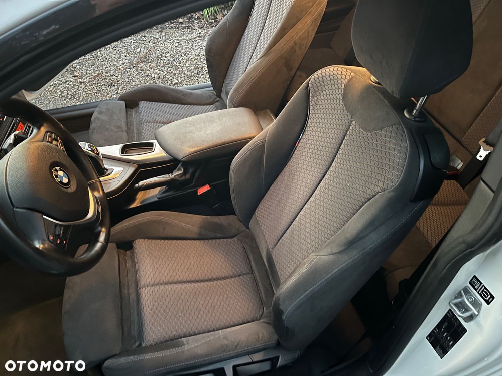 BMW Seria 1 125d Sport Line - 8