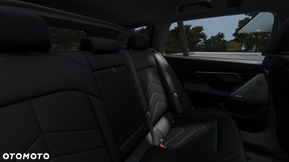 BMW i5 - 12