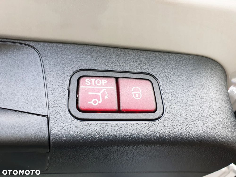 Mercedes-Benz GLB 200 d 4-Matic AMG Line 8G-DCT - 18