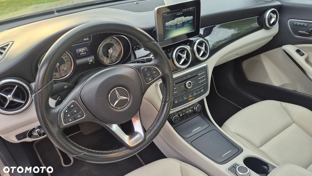 Mercedes-Benz CLA 250 7G-DCT Edition 1 - 18