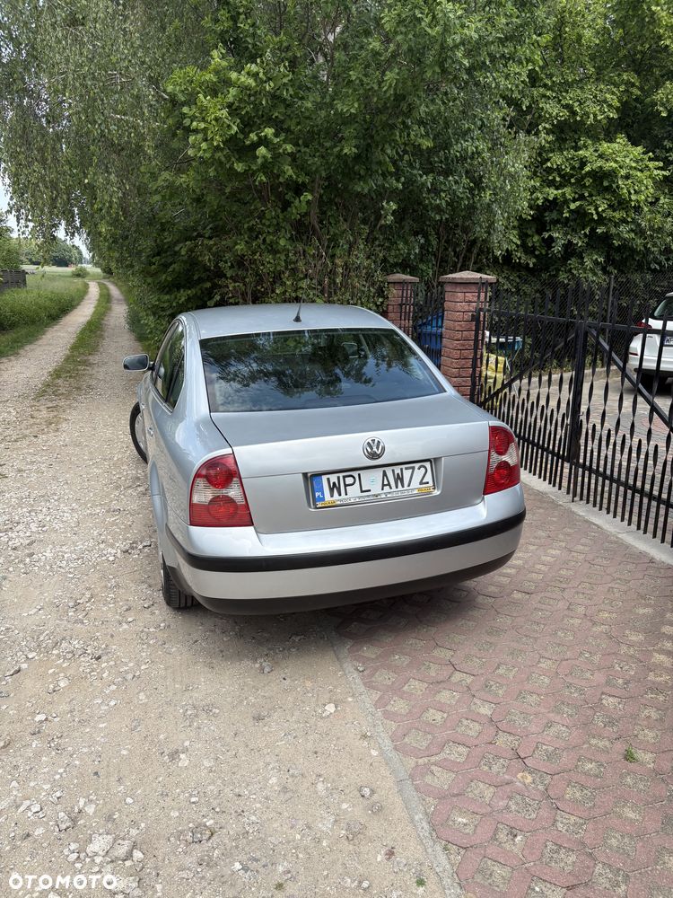Volkswagen Passat 1.9 TDI Basis - 3