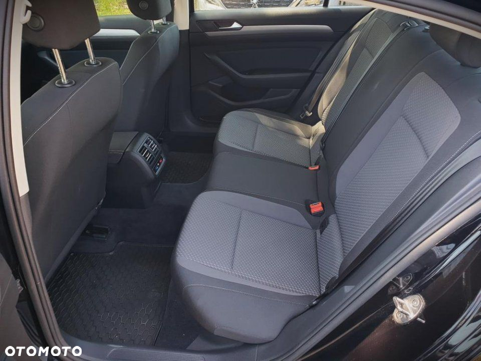 Volkswagen Passat - 28