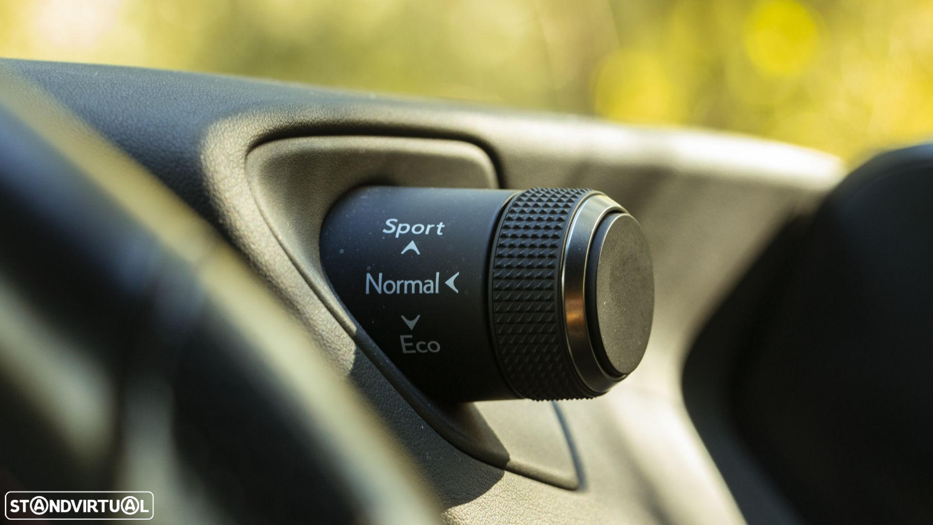 Lexus UX 250h F Sport - 40