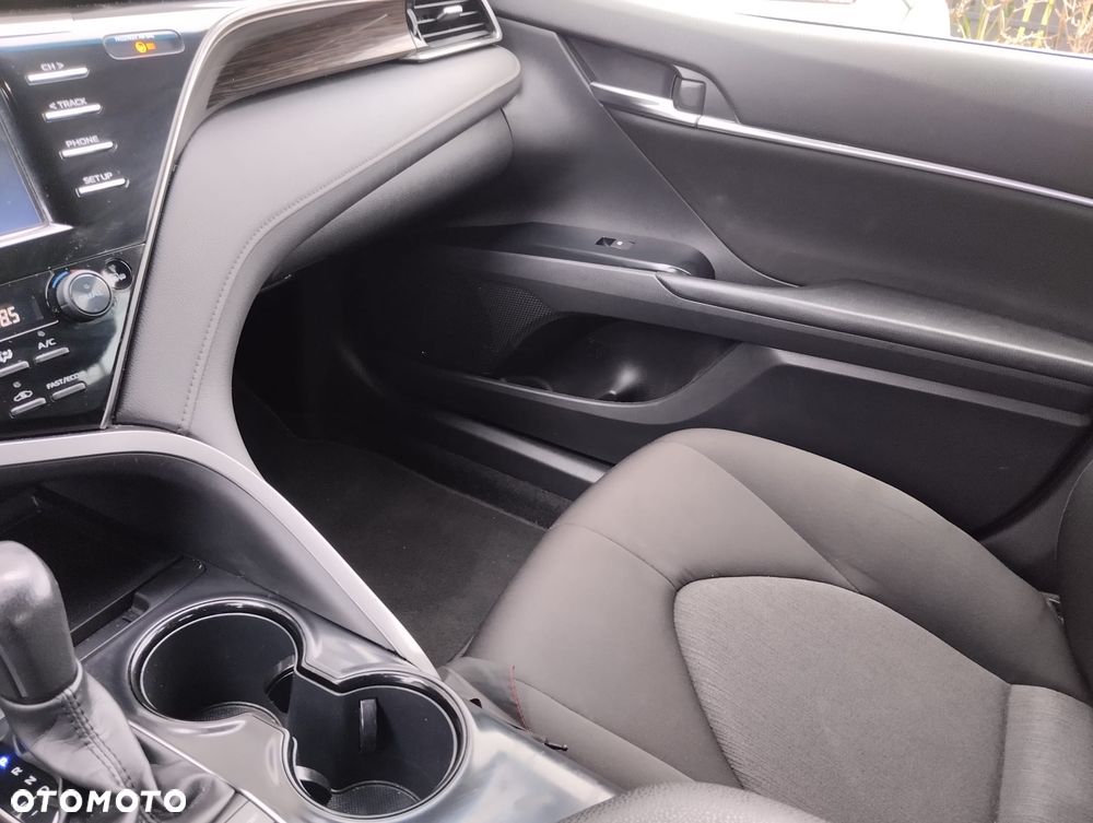 Toyota Camry 2.5 Hybrid Comfort CVT - 14