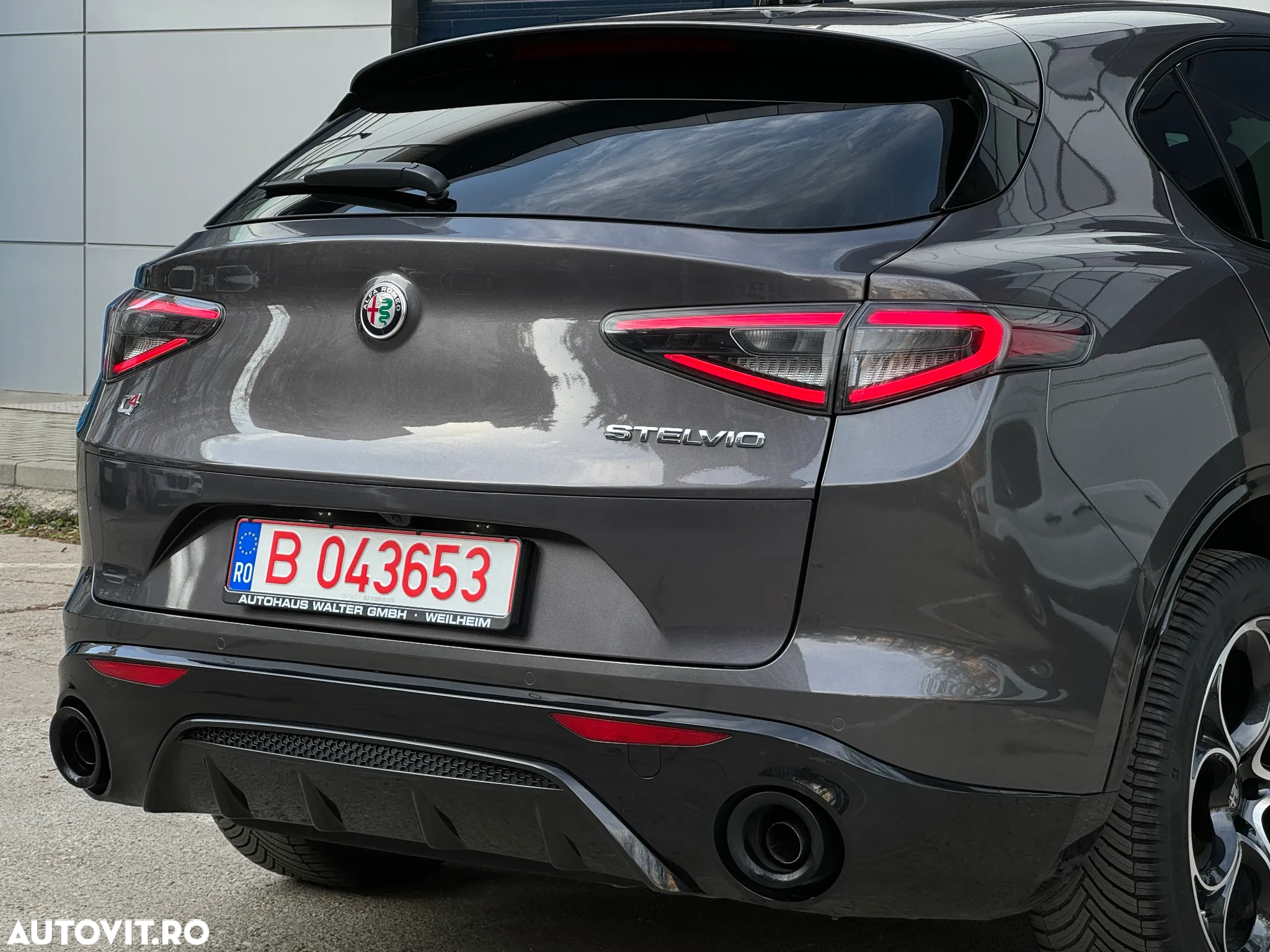 Alfa Romeo Stelvio 2.0 Turbo AWD AT8 Veloce - 9
