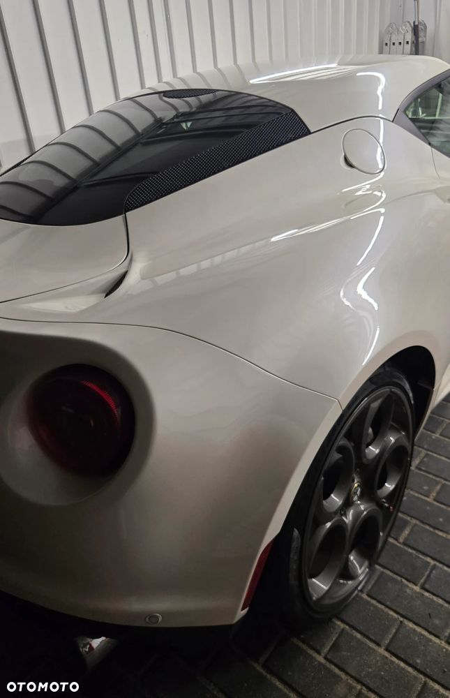 Alfa Romeo 4C - 11