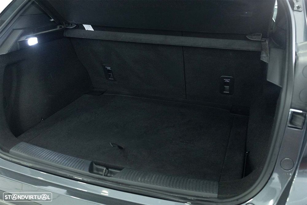 MG MG4 64 kWh Luxury - 61