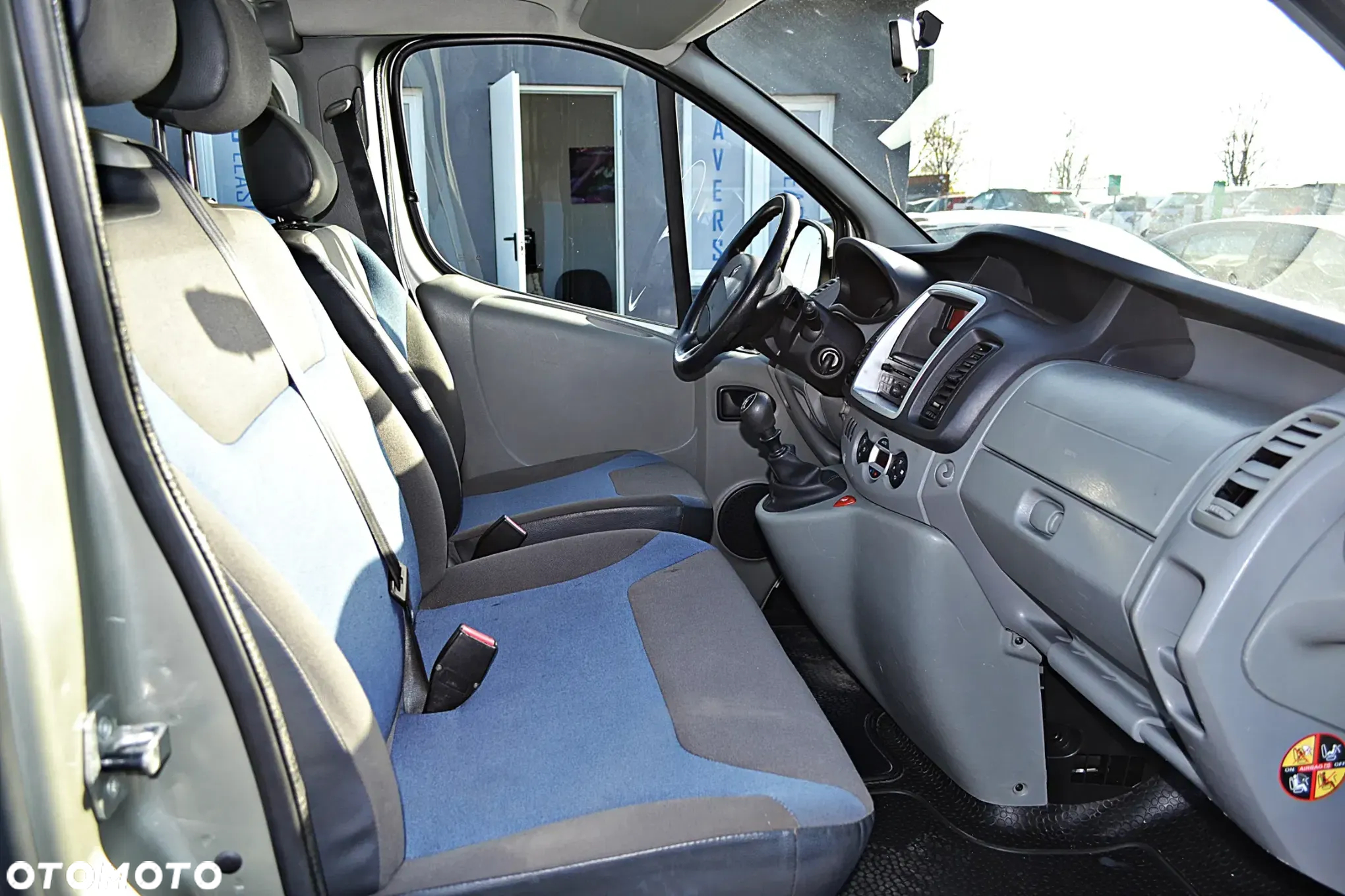 Renault Trafic 2.0 dCi 115 Combi L2H1 - 19