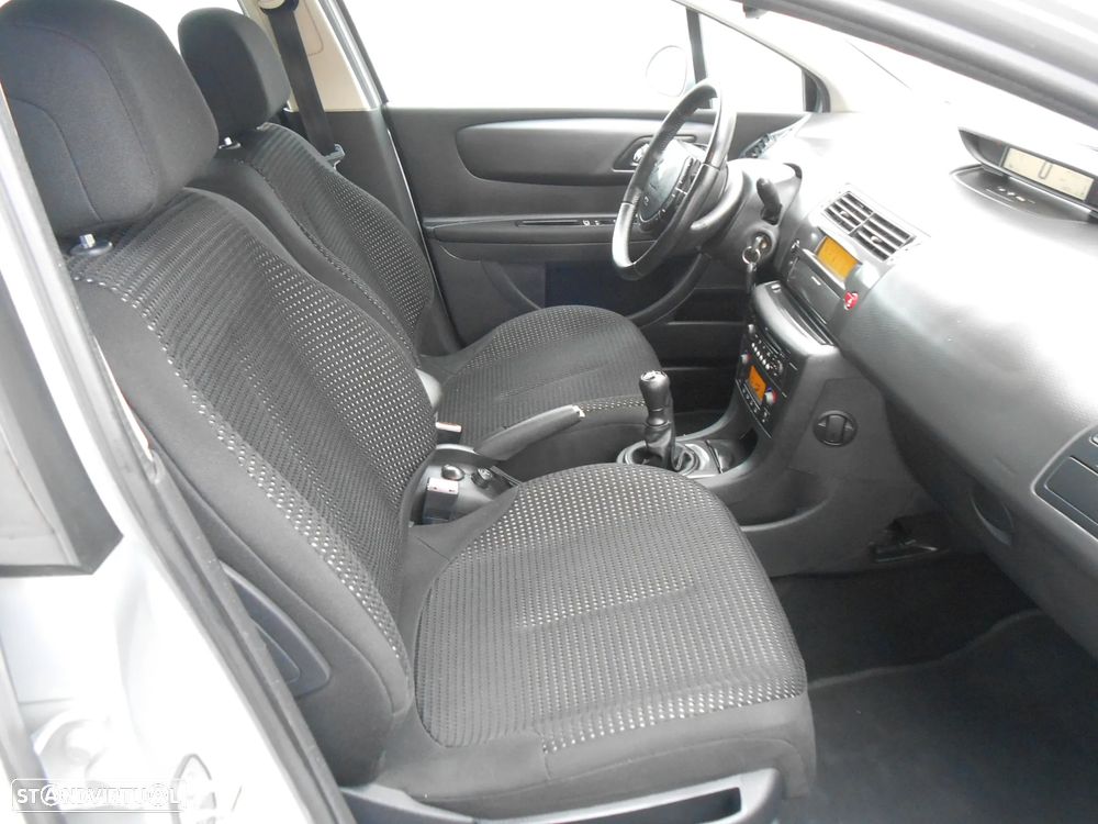 Citroën C4 1.6 HDi 110 Exclusive - 25