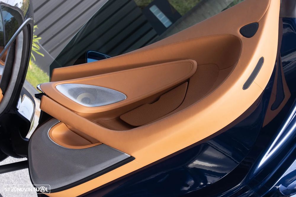 McLaren GT 4.0 Twin-Turbo V8 - 32