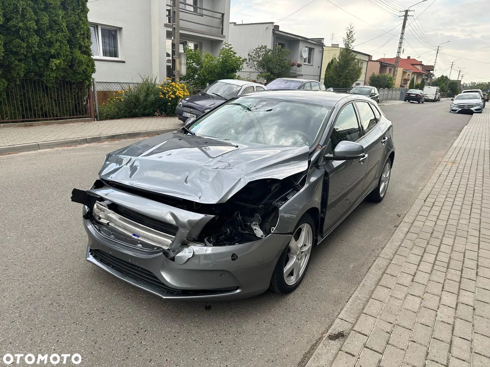 Volvo V40 D2 Drive-E Momentum - 1