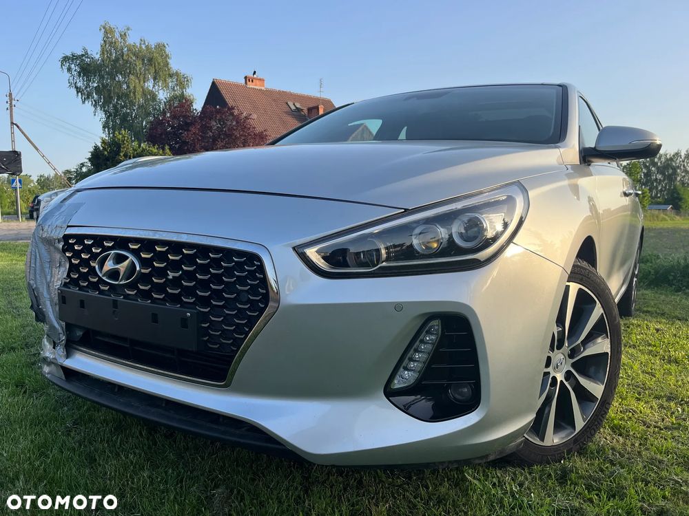 Hyundai i30 1.6 D Premiere Luxury DCT - 2