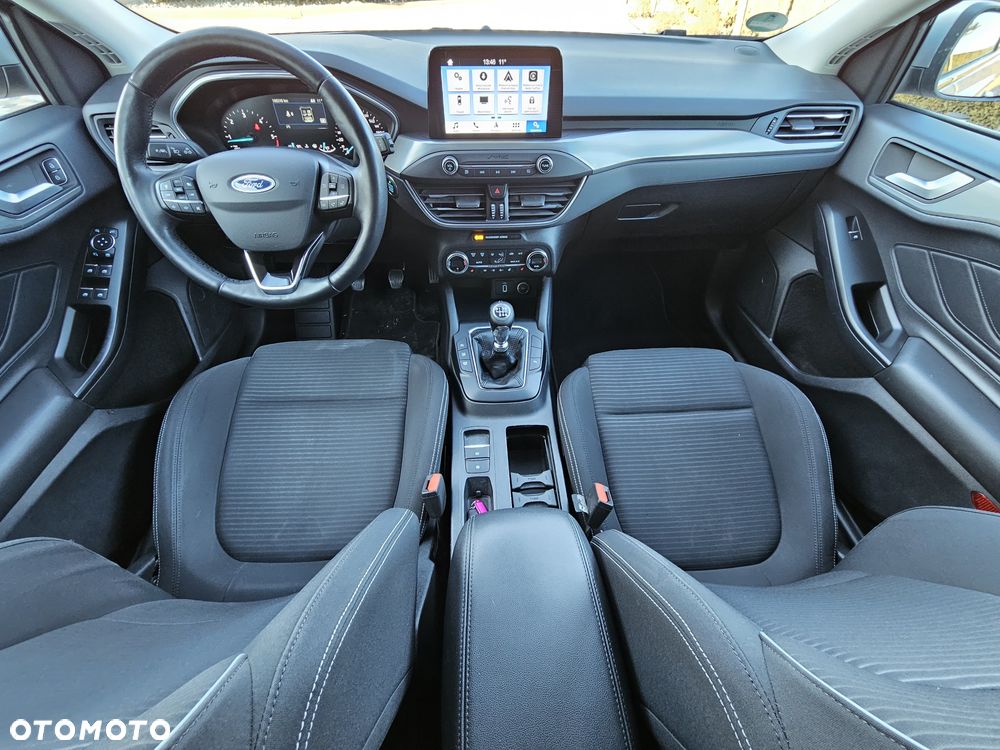 Ford Focus 2.0 EcoBlue Start-Stopp-System TITANIUM - 6