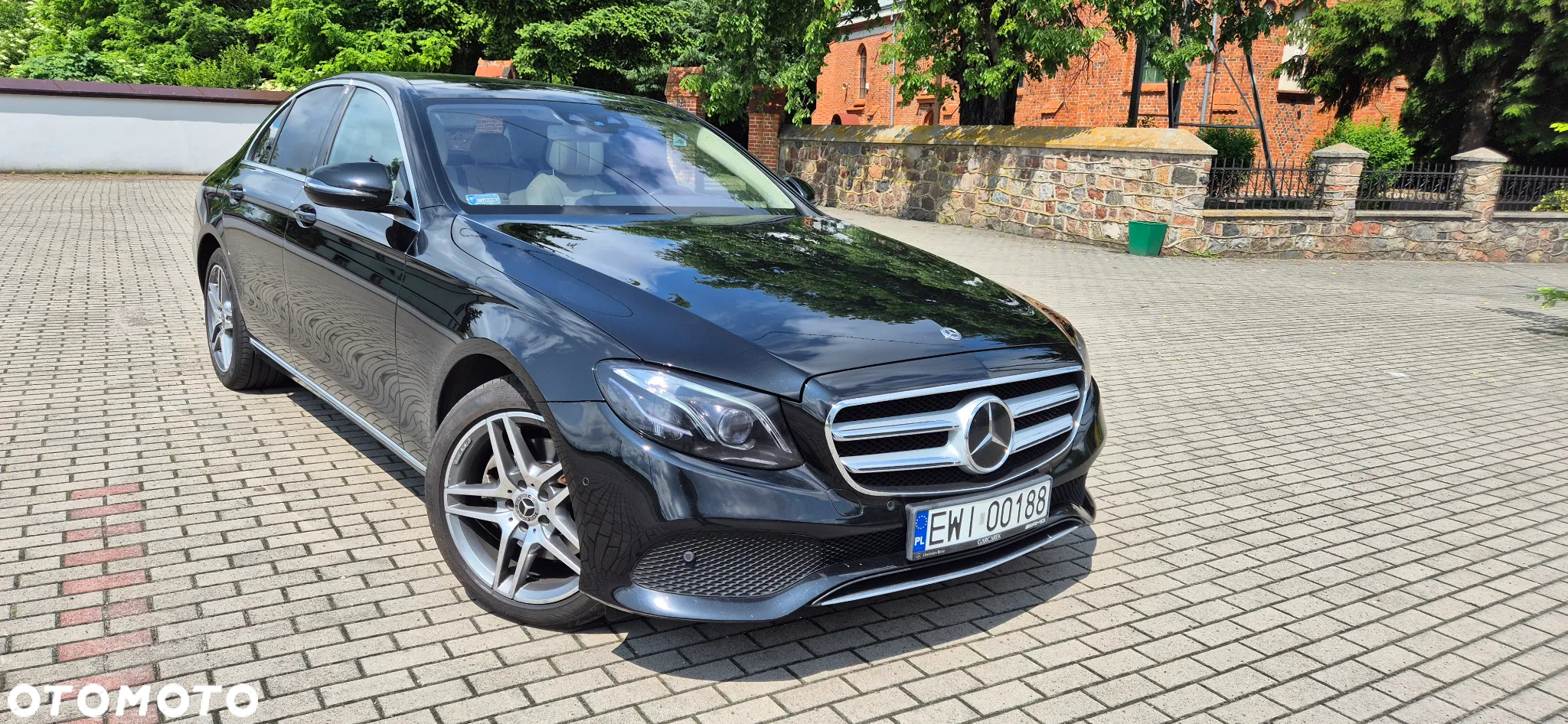 Mercedes-Benz Klasa E 220 d 4-Matic 9G-TRONIC - 12