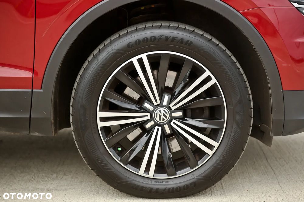 Volkswagen Tiguan - 19