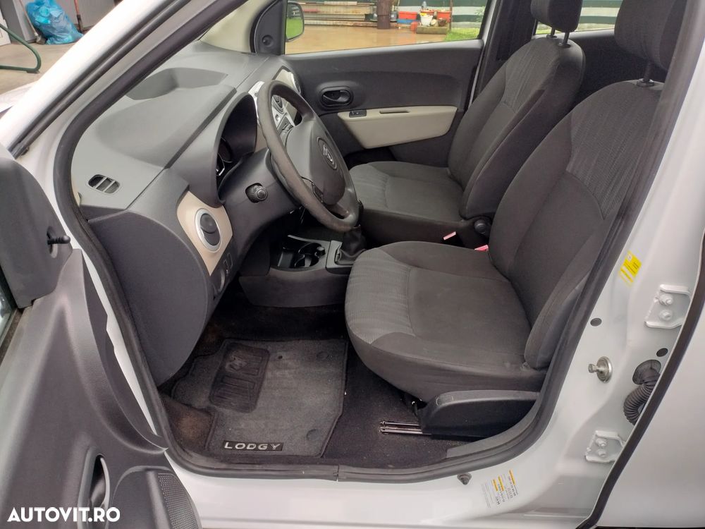 Dacia Lodgy dCi 90 Essential - 8