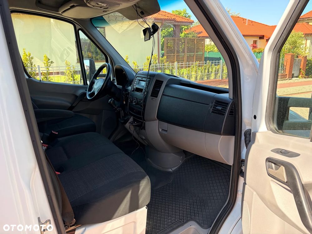 Mercedes-Benz Sprinter - 12