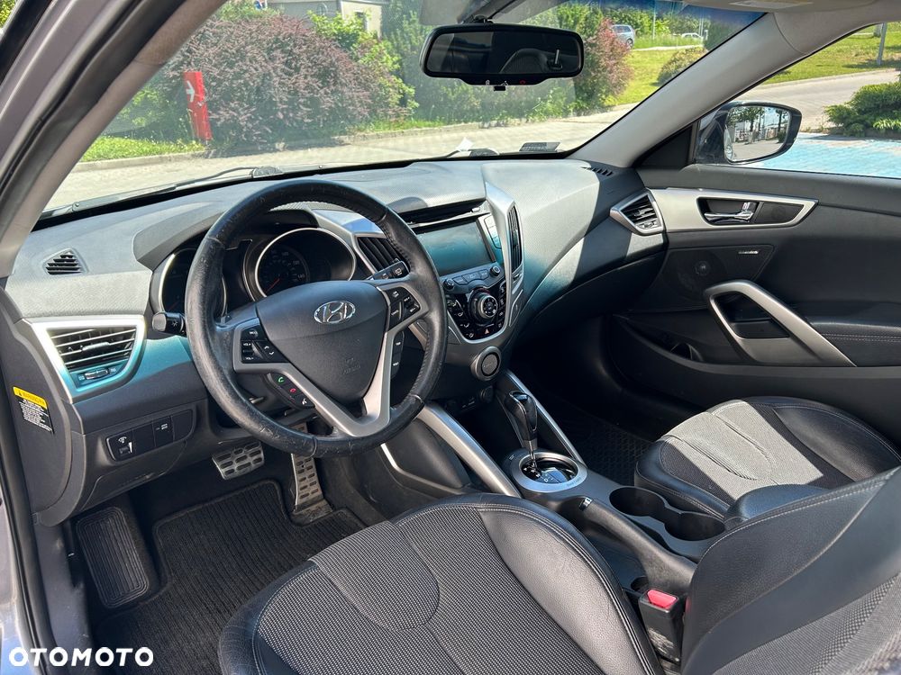Hyundai Veloster 1.6 GDI Comfort - 18