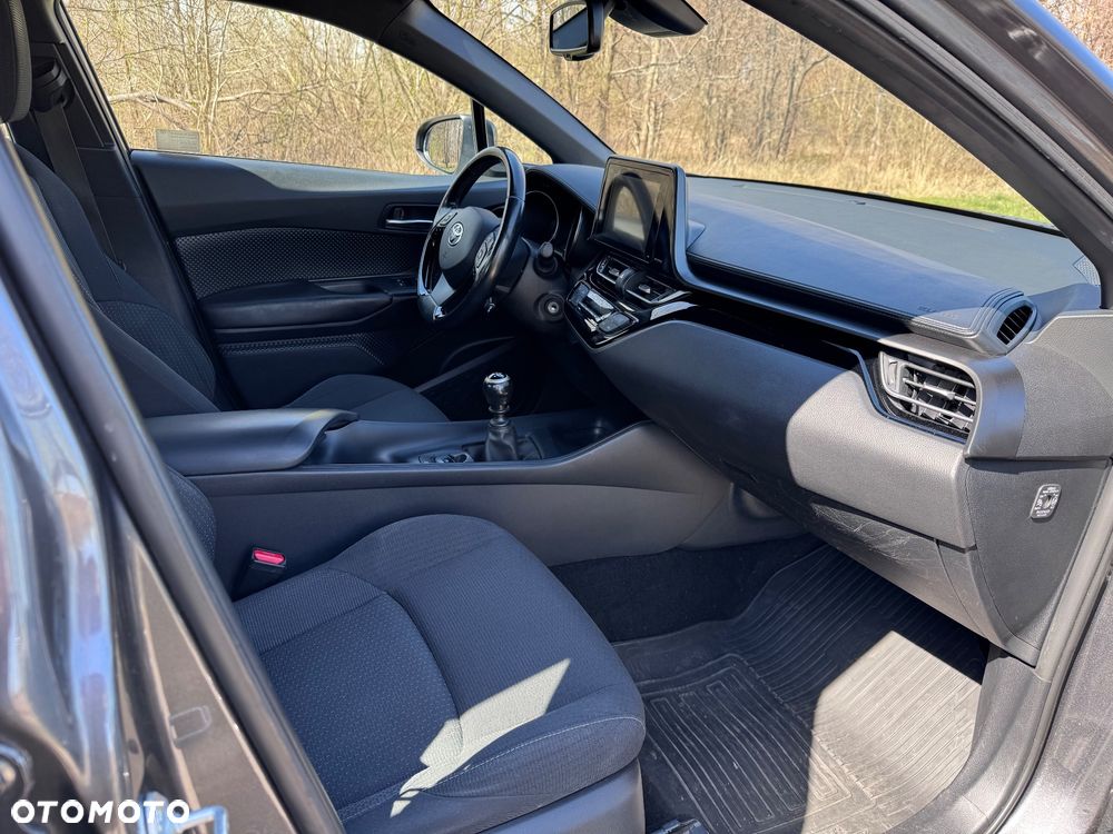 Toyota C-HR 1.2 T Dynamic - 9