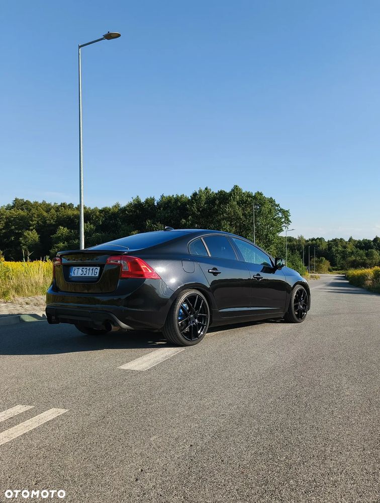 Volvo S60 T6 AWD R-Design - 1