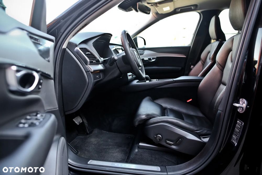 Volvo XC 90 B5 D AWD R-Design 7os - 23