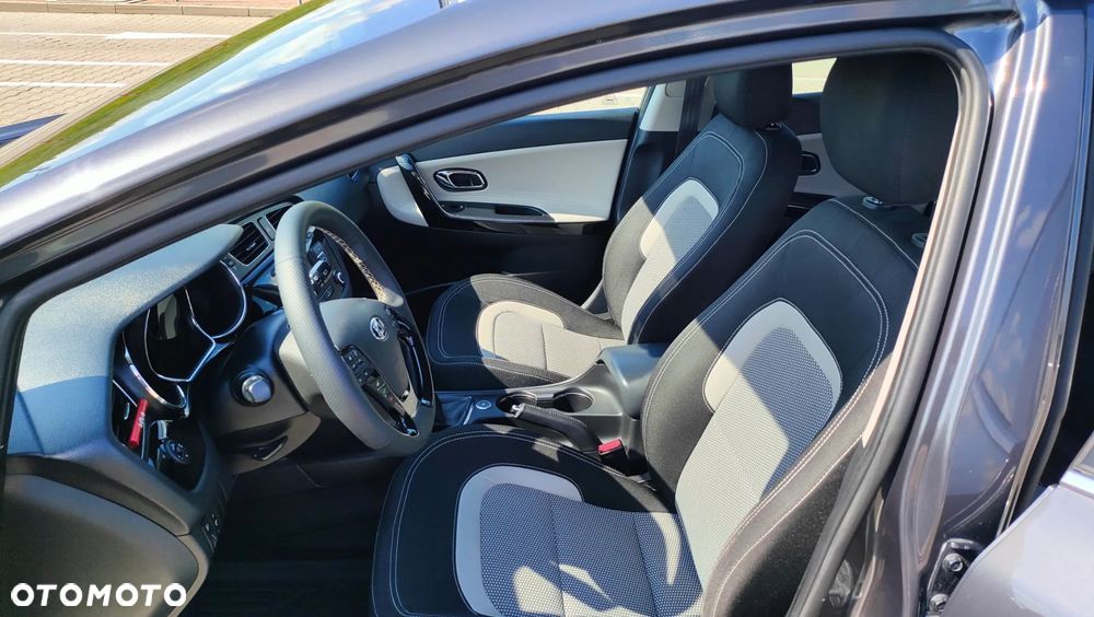 Kia Ceed - 21