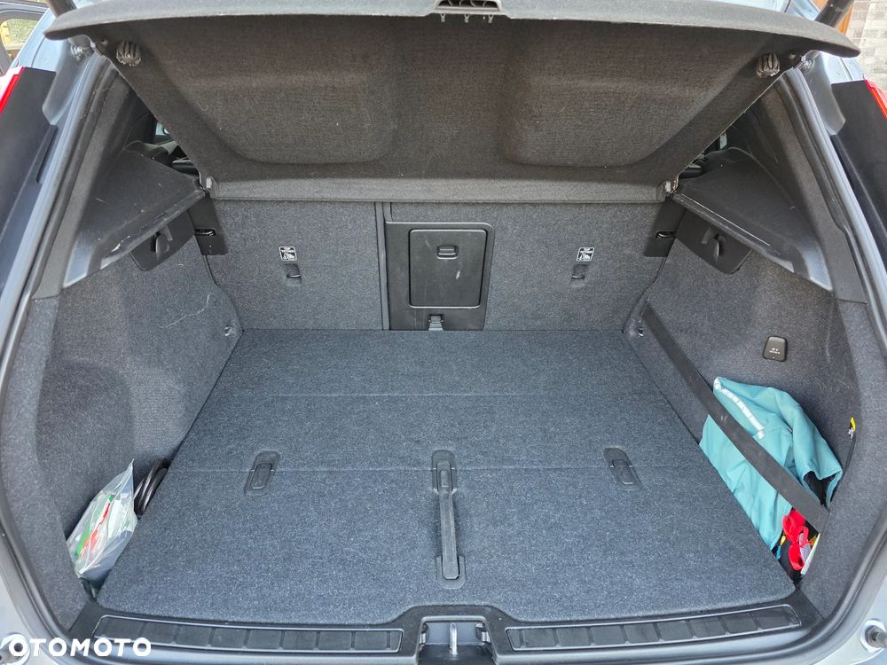 Volvo XC 40 D4 AWD Geartronic Momentum Pro - 16