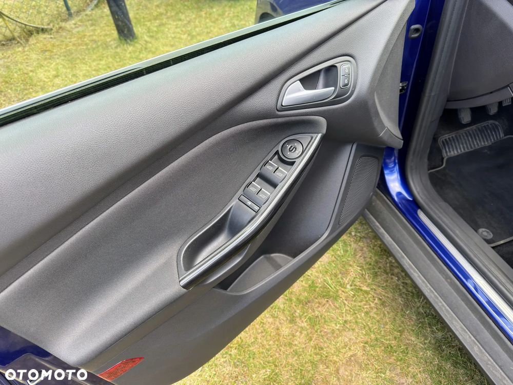 Ford Focus - 25