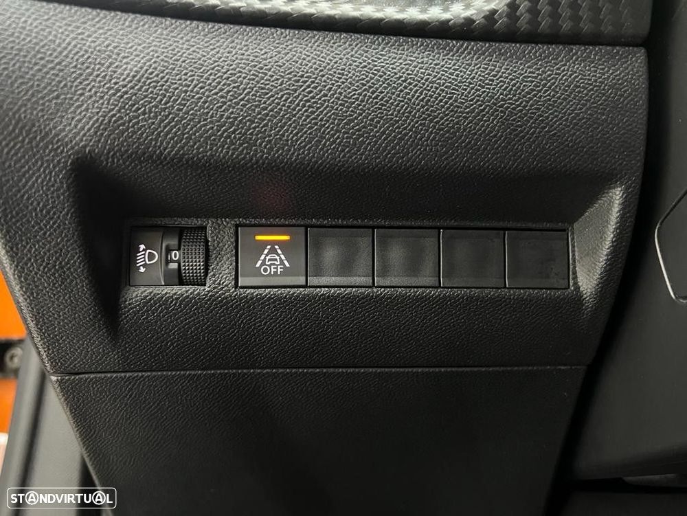 Peugeot 2008 1.2 PureTech Allure - 16