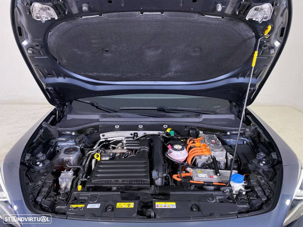 Cupra Formentor 1.4 e-Hybrid DSG VZ - 25