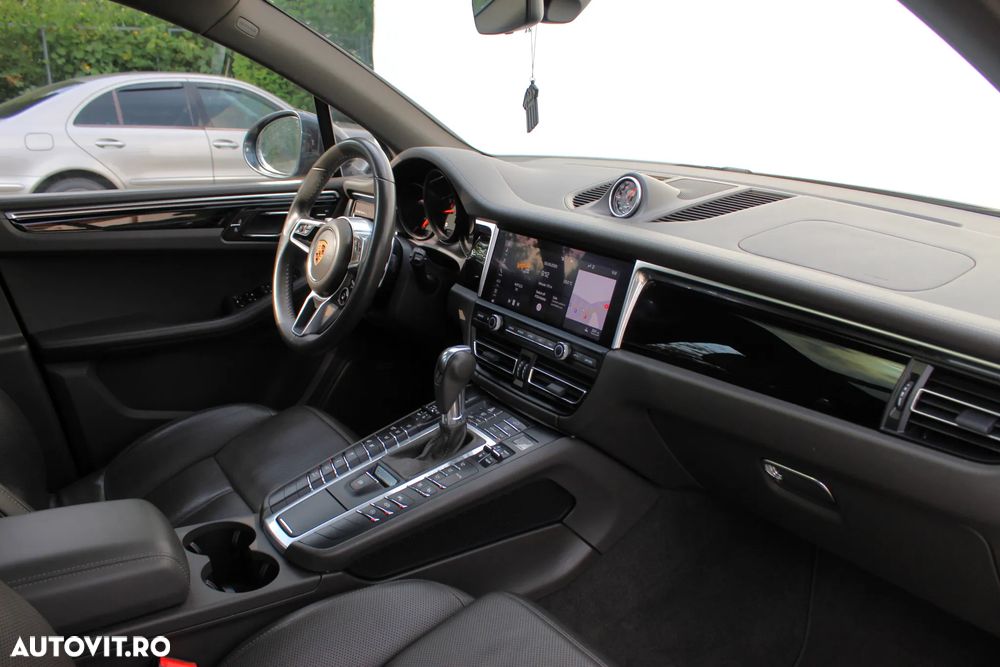 Porsche Macan - 13