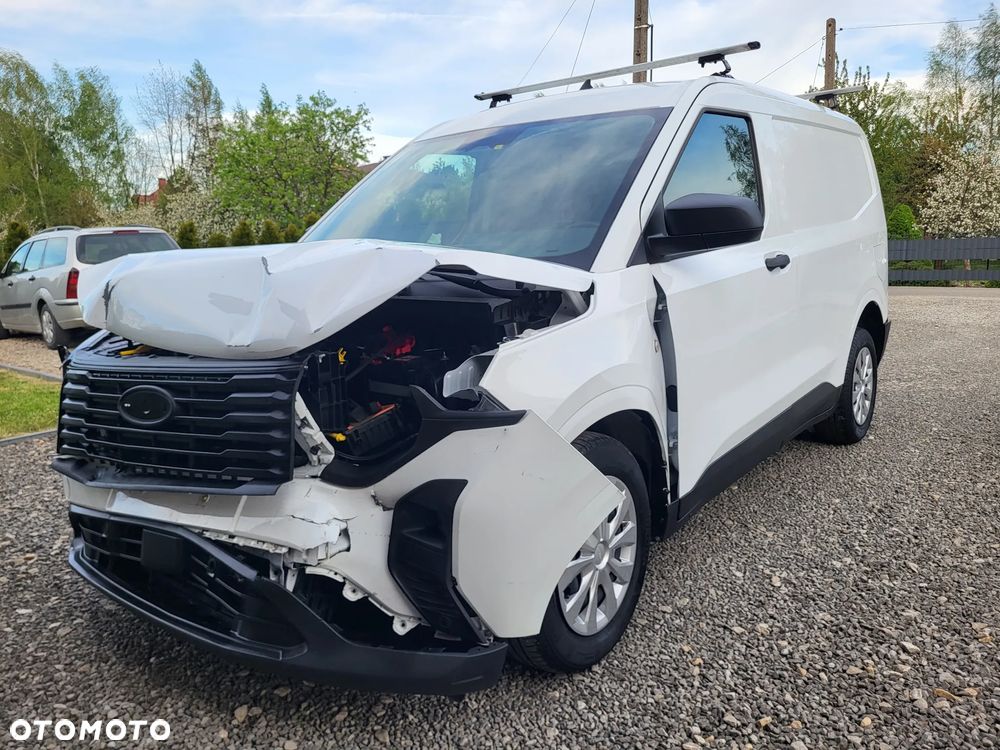Ford Transit Courier - 9