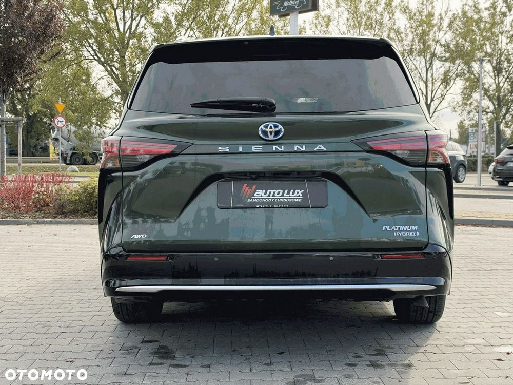 Toyota Sienna - 18