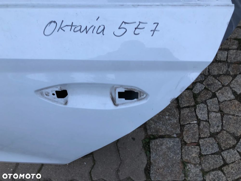 Drzwi lewe tylne Skoda Octavia 4 IV kombi 20- 5E7833311 - 5