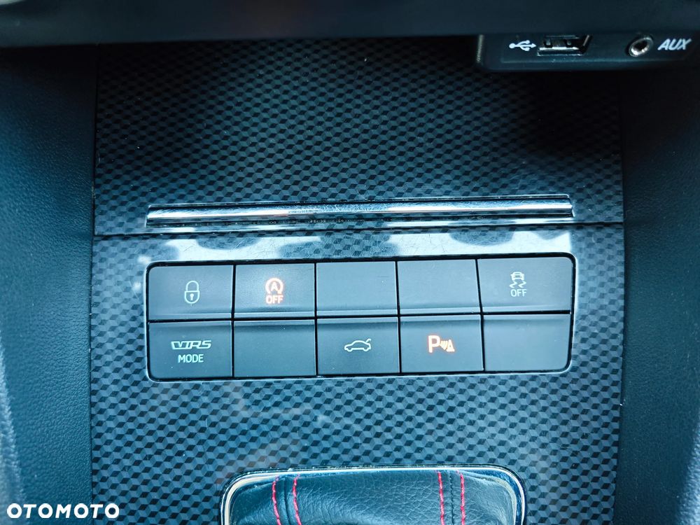 Skoda Octavia 2.0 TDI RS Challenge DSG - 33