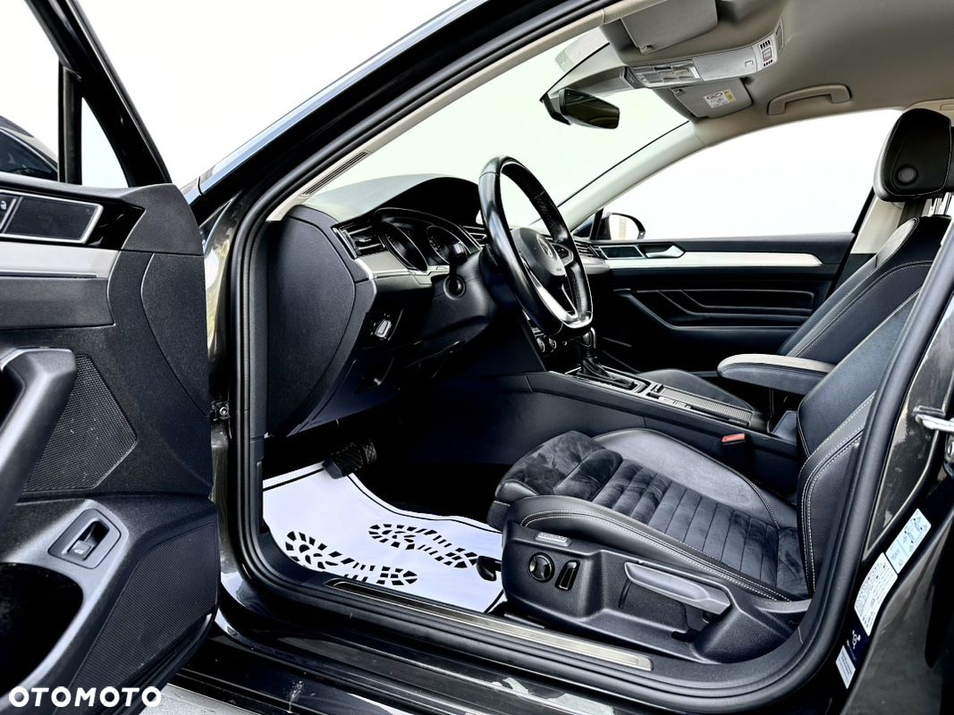 Volkswagen Passat Variant 2.0 TDI SCR DSG Highline - 20