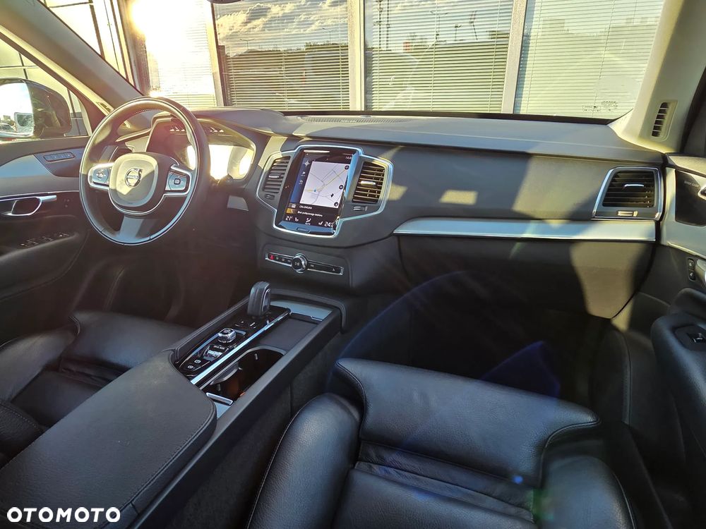 Volvo XC 90 T8 AWD Plug-In Hybrid R-Design 7os - 35