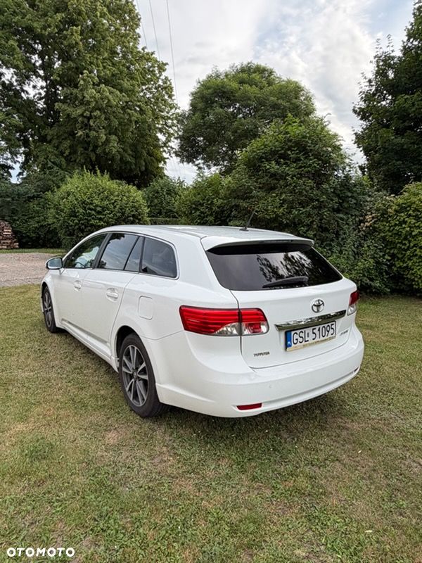 Toyota Avensis 1.8 Premium EU5 MS - 4