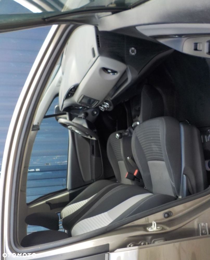 Toyota Yaris - 16