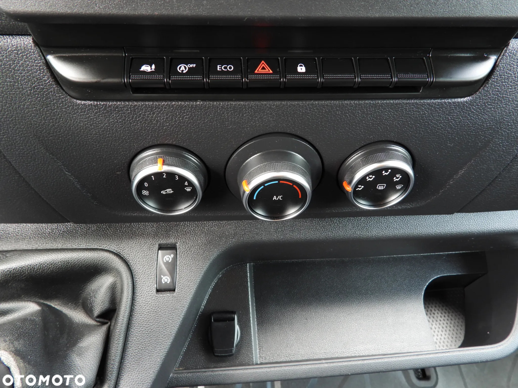 Renault MASTER  CHŁODNIA KONTENER -10*C TEMPOMAT LEDY BLIŹNIACZE KOŁA KLIMATYZACJA 145KM [ 355133 ] - 35