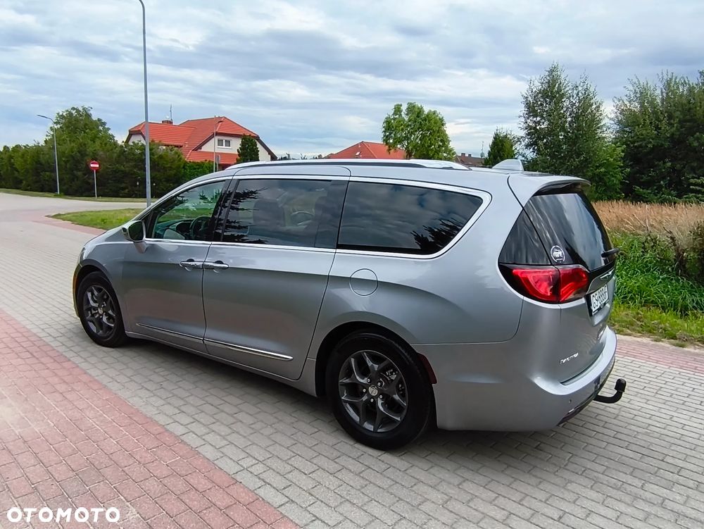Chrysler Pacifica - 6