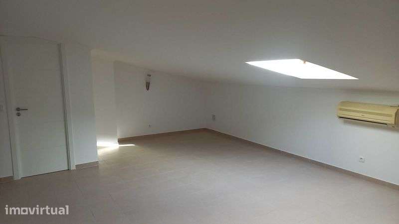 Apartamento T0 novo - Grande imagem: 2/7