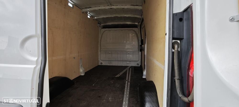 Maxus Deliver 9 - 10