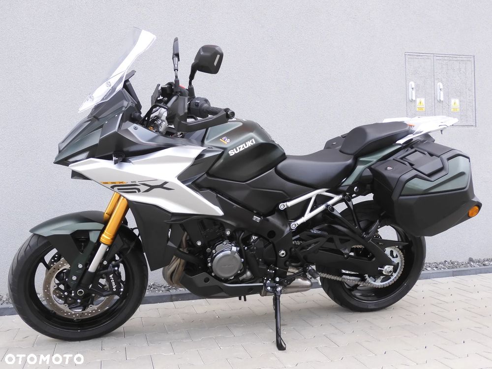 Suzuki GSX - 29