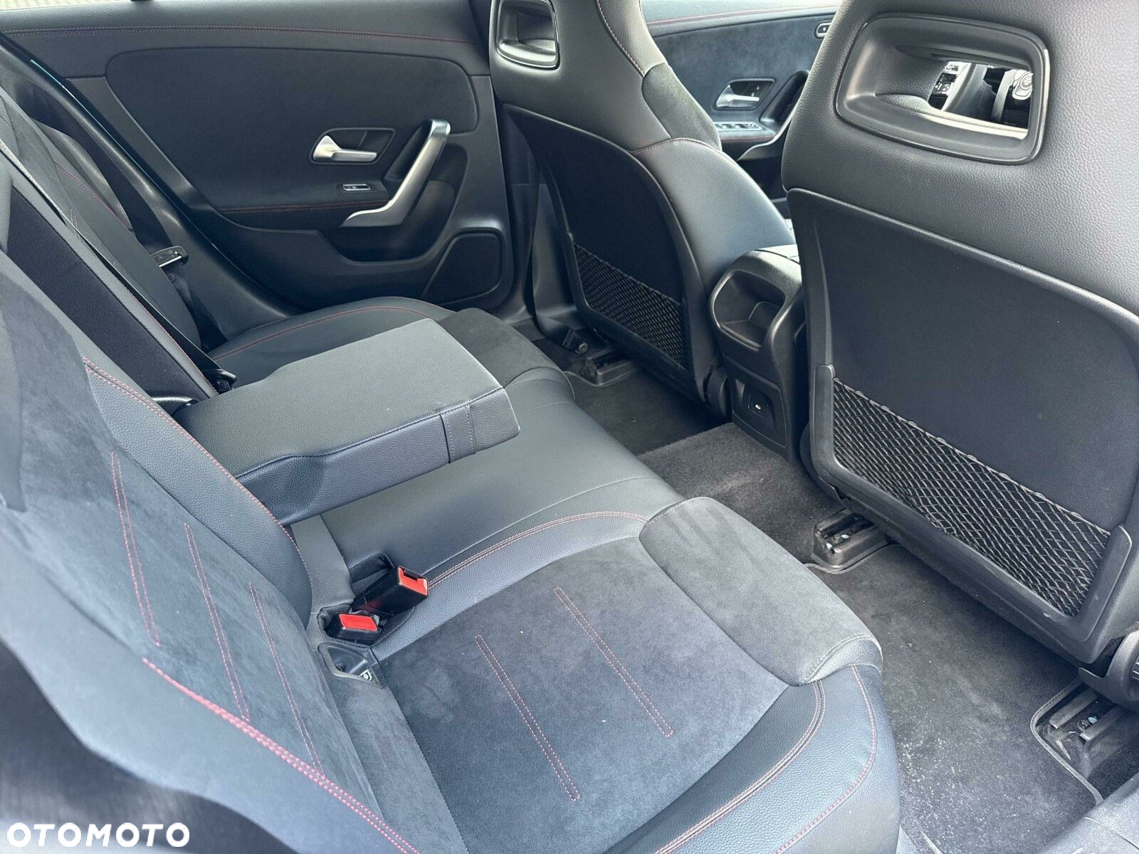 Mercedes-Benz CLA 180 AMG Line 7G-DCT - 19