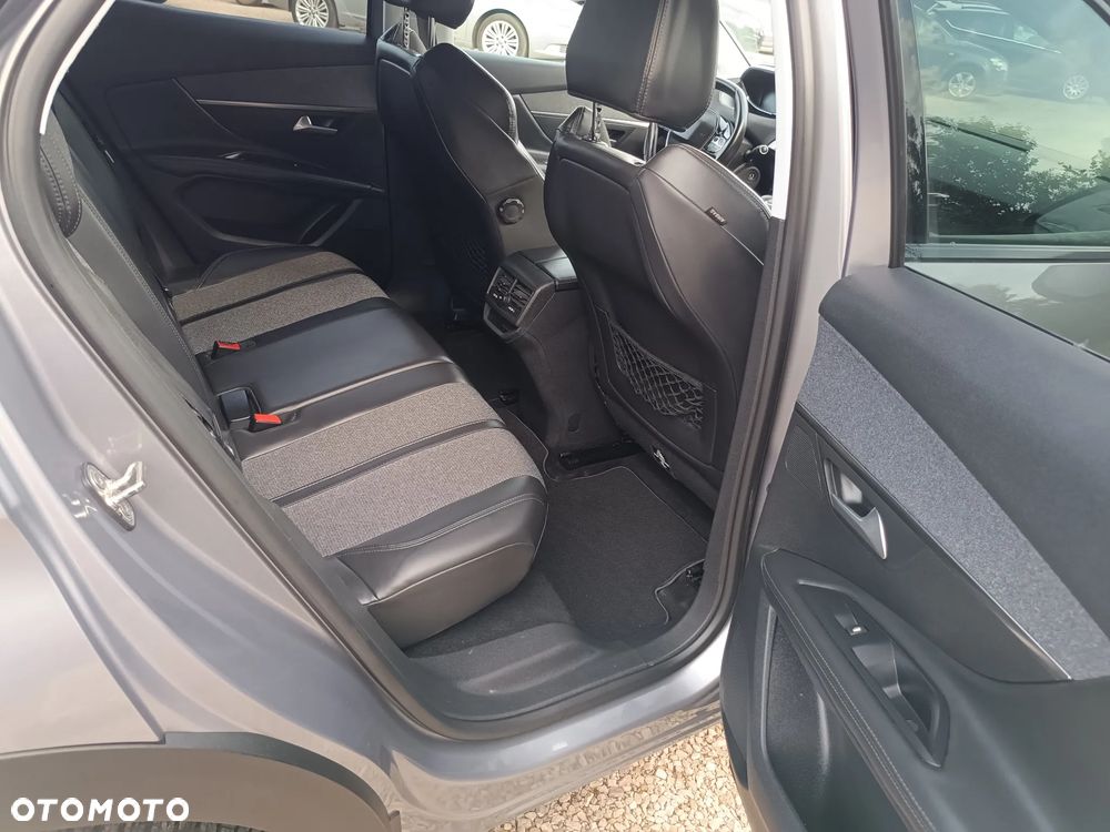 Peugeot 3008 1.6 HDi Active - 25